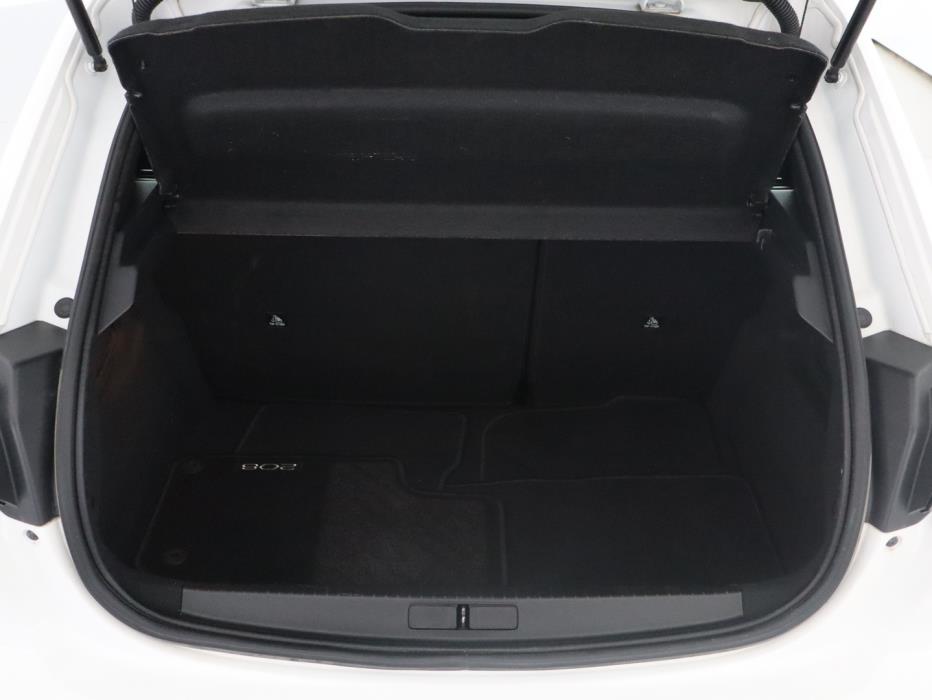 PEUGEOT 208 2020