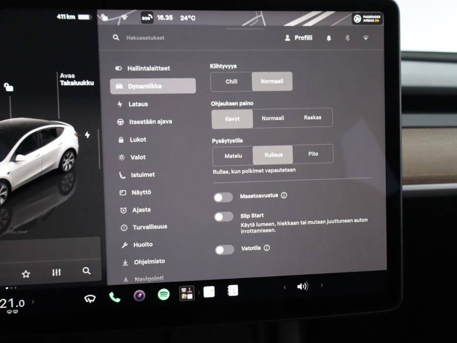 TESLA Model Y 2023