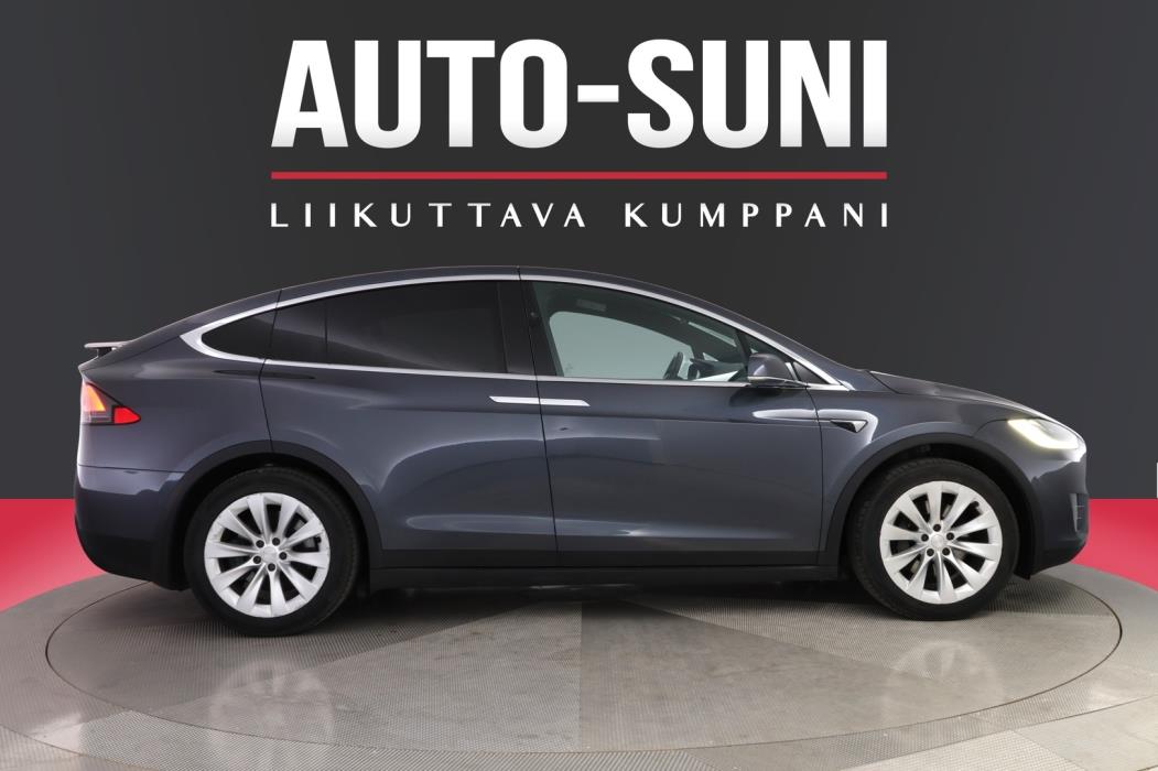 TESLA Model X 2018