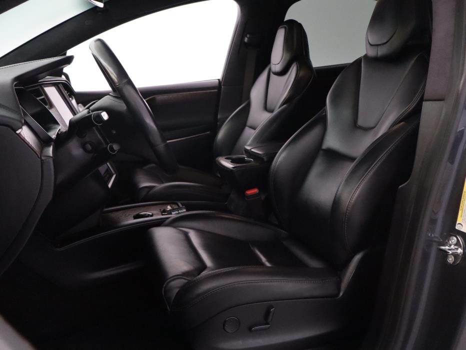 TESLA Model X 2018