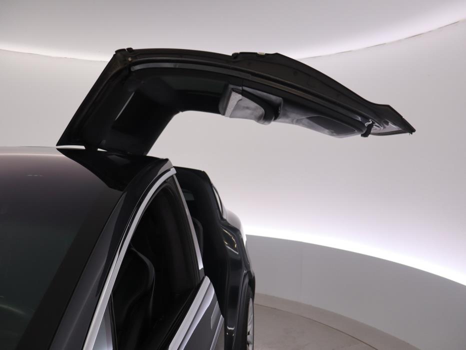 TESLA Model X 2018