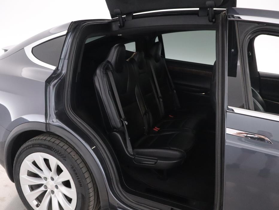 TESLA Model X 2018