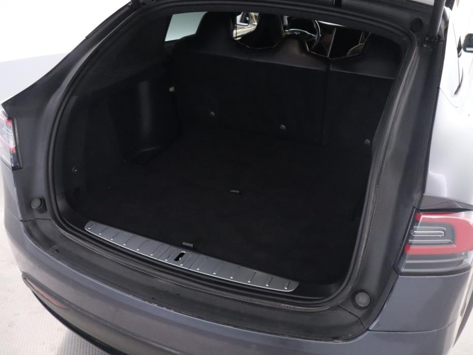 TESLA Model X 2018