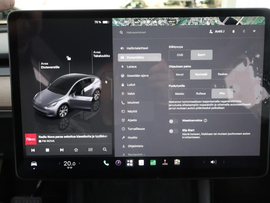 TESLA Model Y 2024