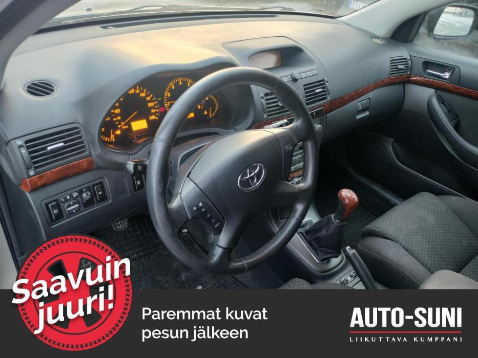 TOYOTA Avensis 2004