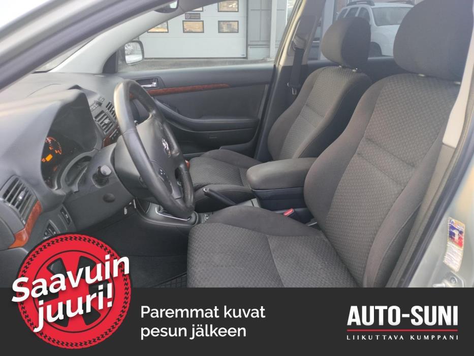 TOYOTA Avensis 2004