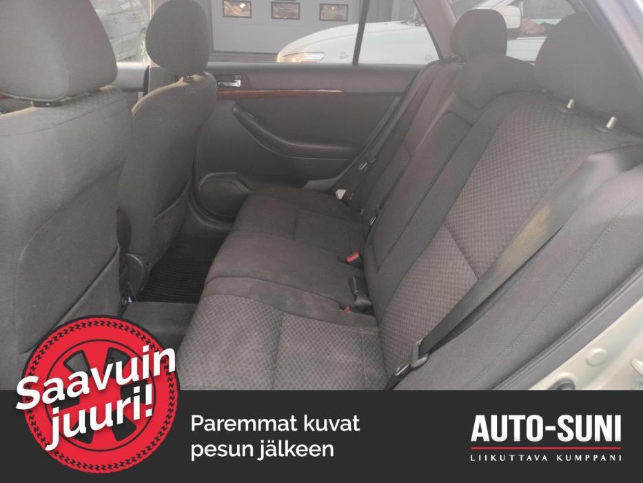 TOYOTA Avensis 2004