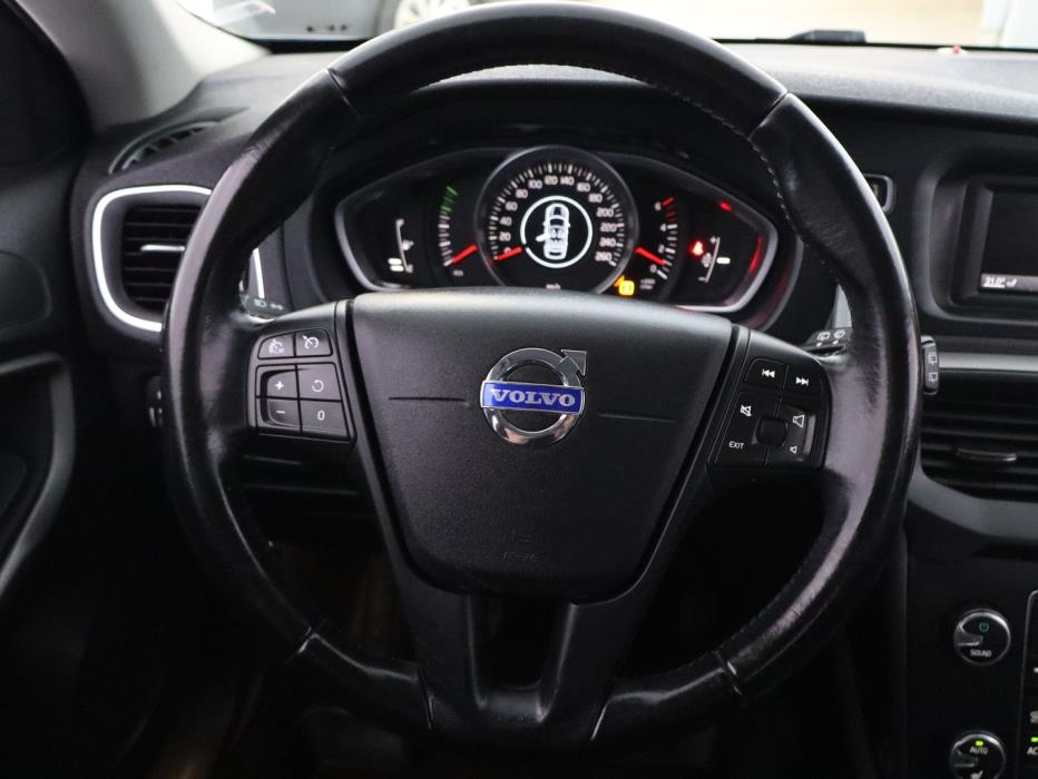 VOLVO V40 2014