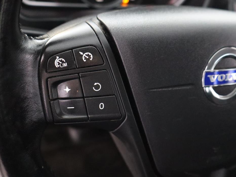VOLVO V40 2014