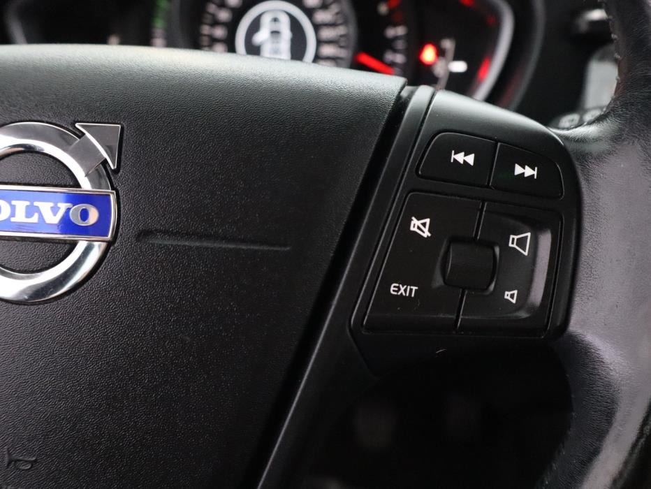 VOLVO V40 2014