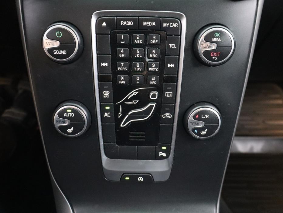 VOLVO V40 2014