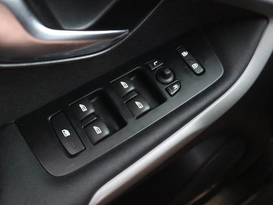VOLVO V40 2014