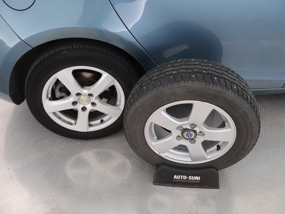VOLVO V40 2014