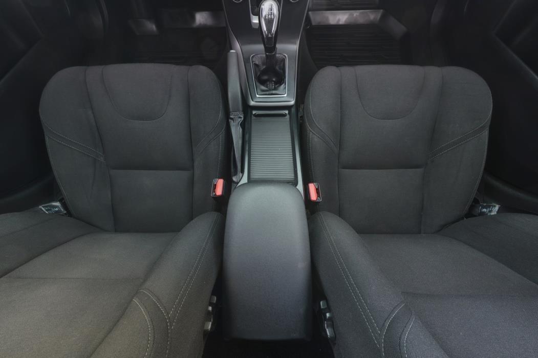 VOLVO V40 2014
