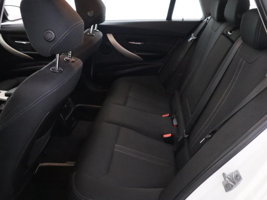 BMW 320 2016