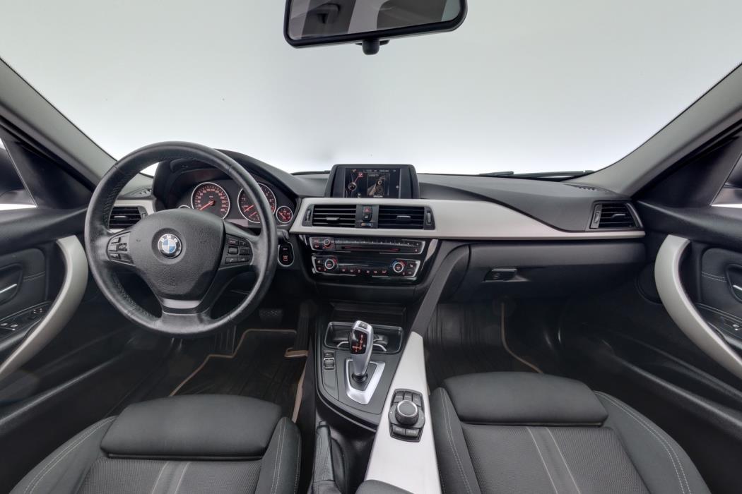 BMW 320 2016