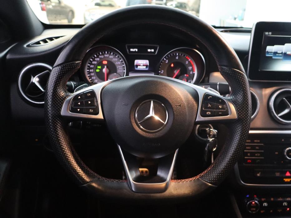 MERCEDES-BENZ CLA 2015