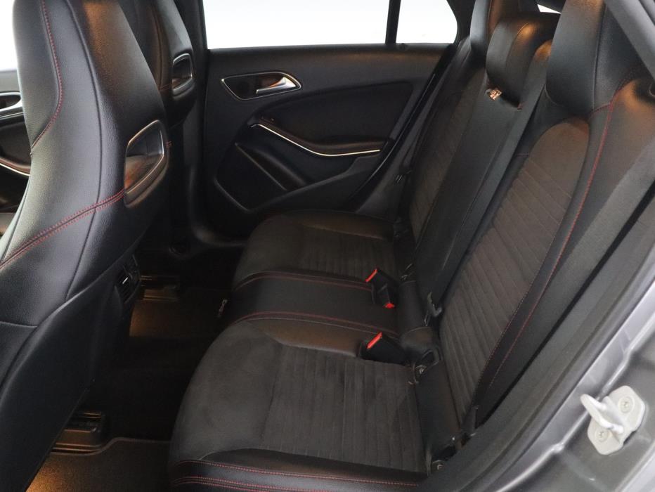 MERCEDES-BENZ CLA 2015