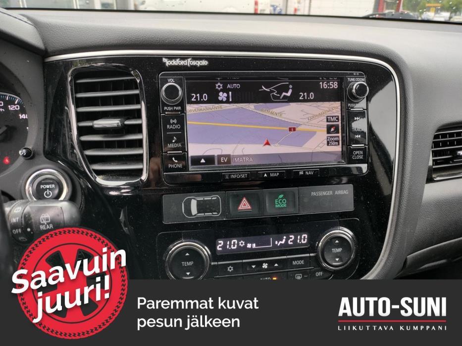 MITSUBISHI Outlander PHEV 2016