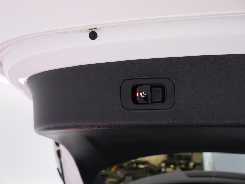 MERCEDES-BENZ GLC 2023