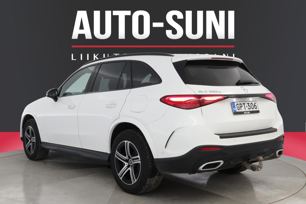 MERCEDES-BENZ GLC 2023