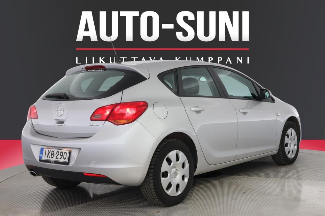 OPEL Astra 2011