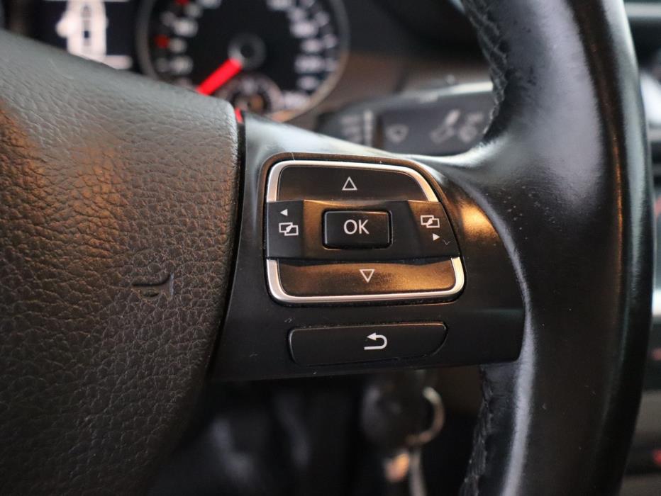 VOLKSWAGEN Passat 2014