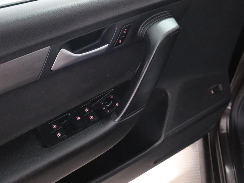 VOLKSWAGEN Passat 2014