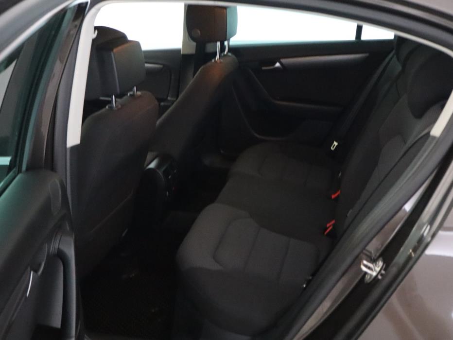 VOLKSWAGEN Passat 2014