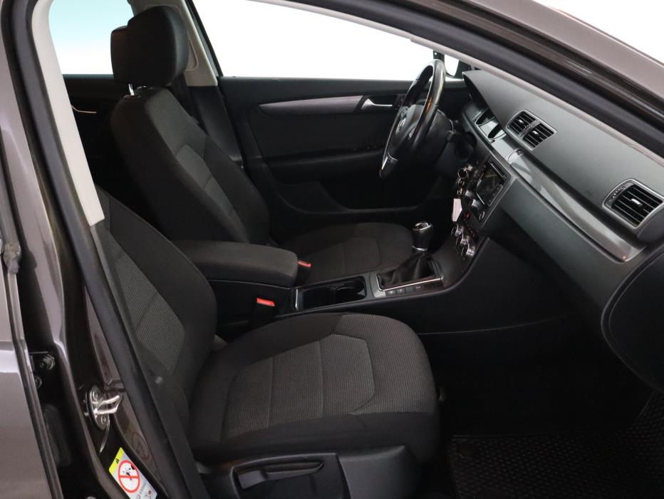 VOLKSWAGEN Passat 2014