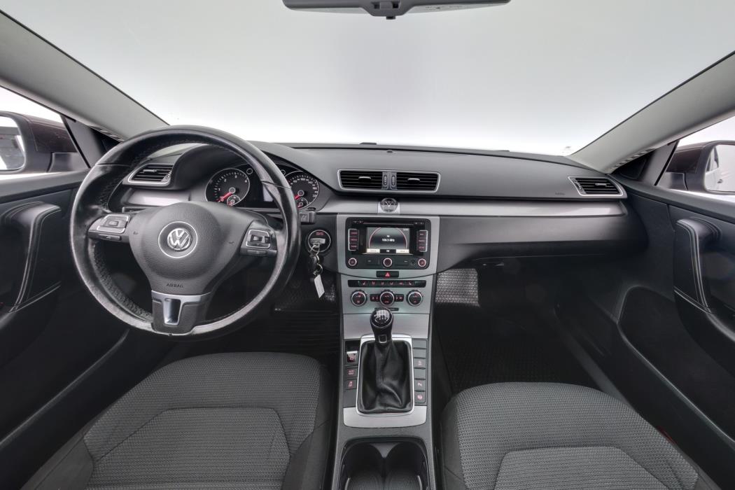 VOLKSWAGEN Passat 2014