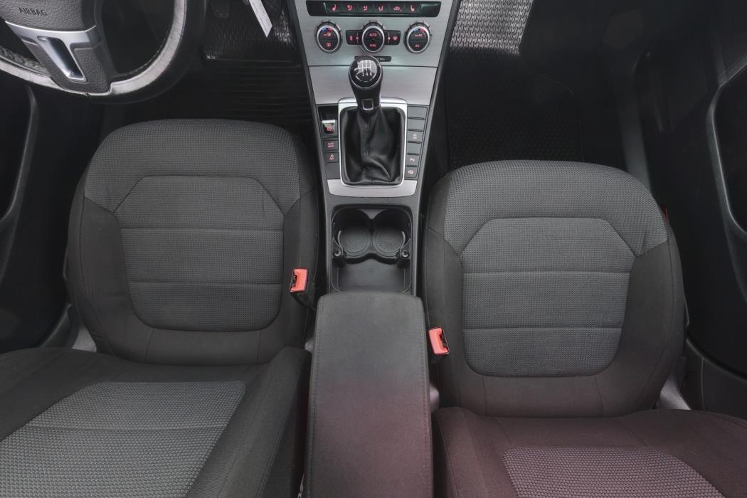 VOLKSWAGEN Passat 2014