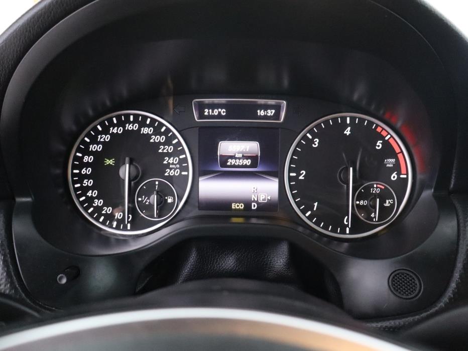 MERCEDES-BENZ A 2014