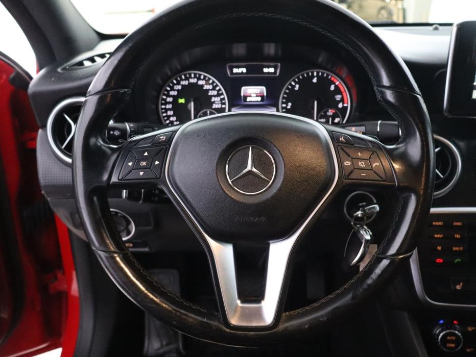 MERCEDES-BENZ A 2014