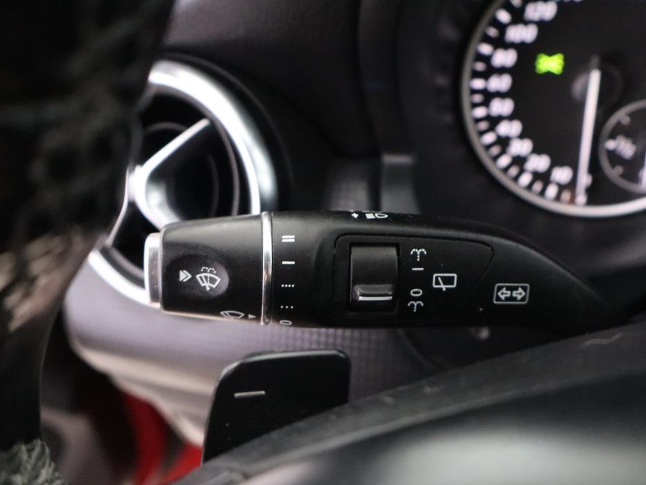 MERCEDES-BENZ A 2014