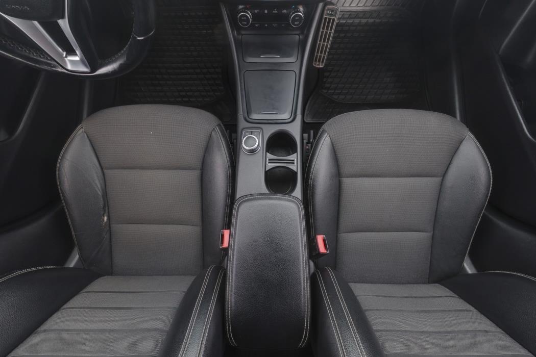 MERCEDES-BENZ A 2014