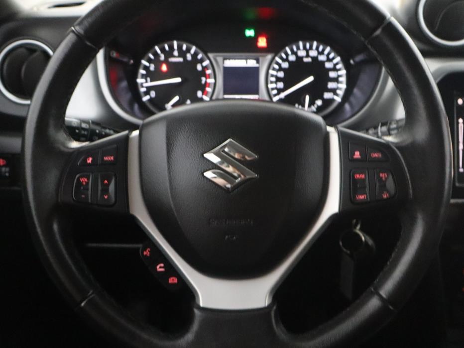 SUZUKI Vitara 2015