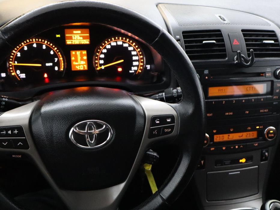 TOYOTA Avensis 2009