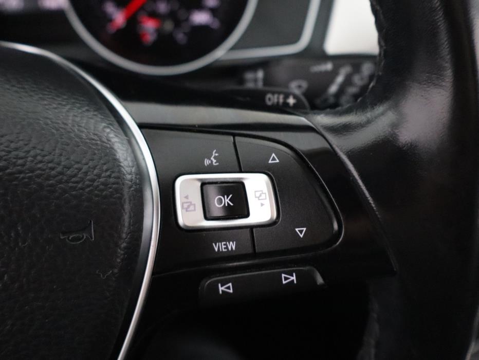 VOLKSWAGEN Passat 2019