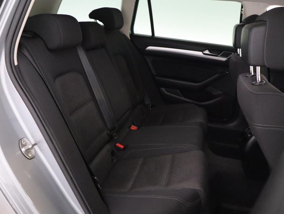 VOLKSWAGEN Passat 2019