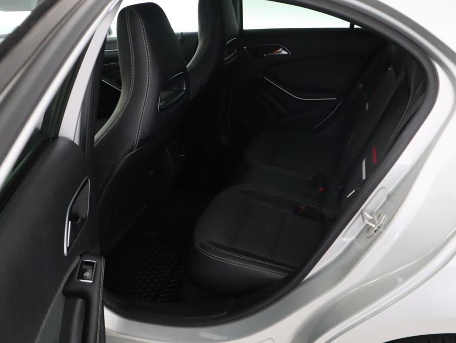 MERCEDES-BENZ A 2013