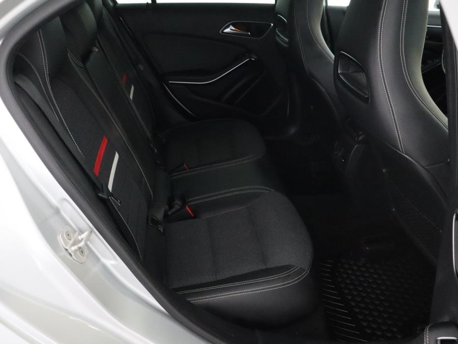 MERCEDES-BENZ A 2013