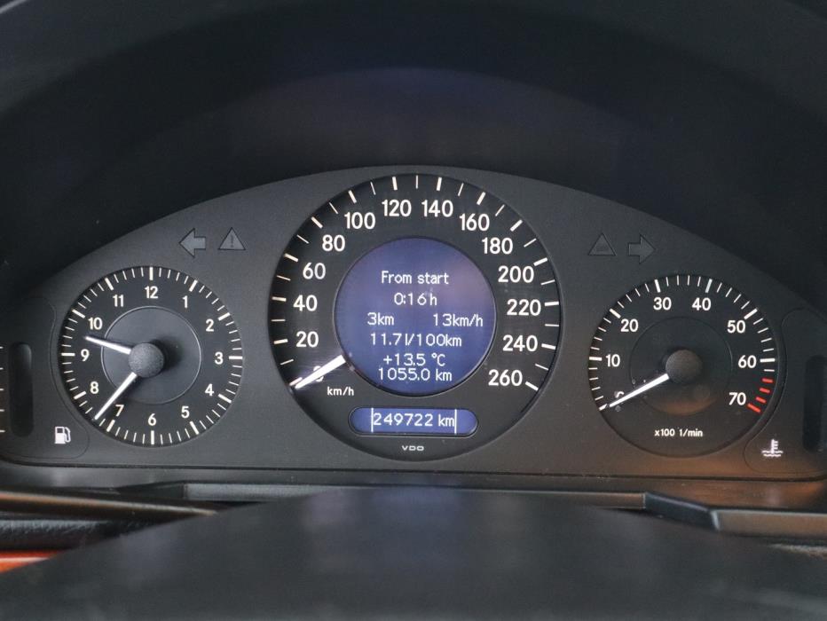 MERCEDES-BENZ E 2007