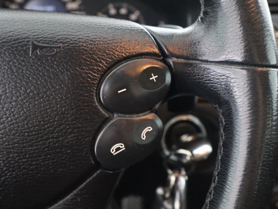 MERCEDES-BENZ E 2007