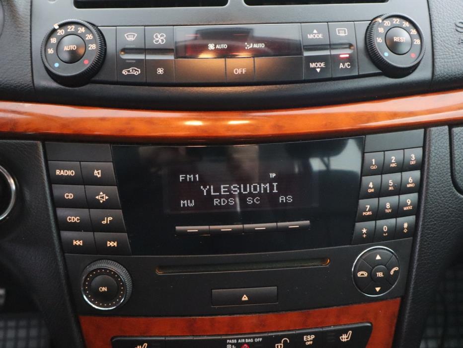 MERCEDES-BENZ E 2007