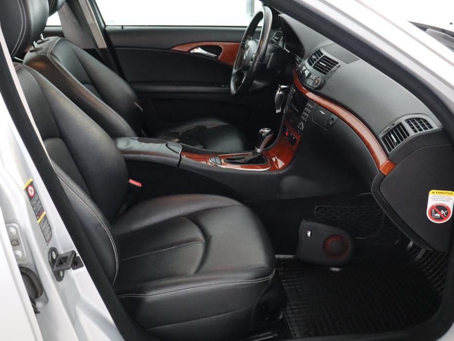 MERCEDES-BENZ E 2007