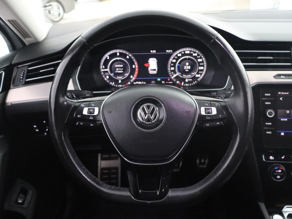 VOLKSWAGEN Passat 2018