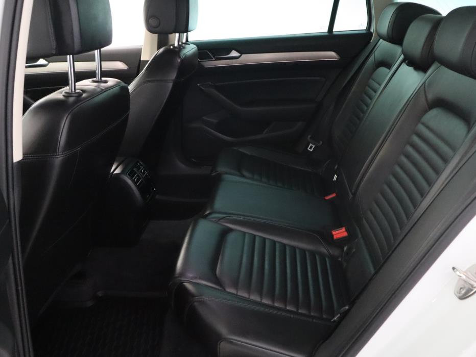 VOLKSWAGEN Passat 2018