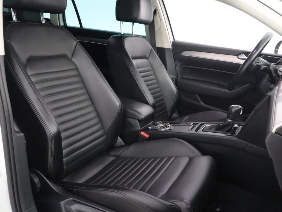 VOLKSWAGEN Passat 2018