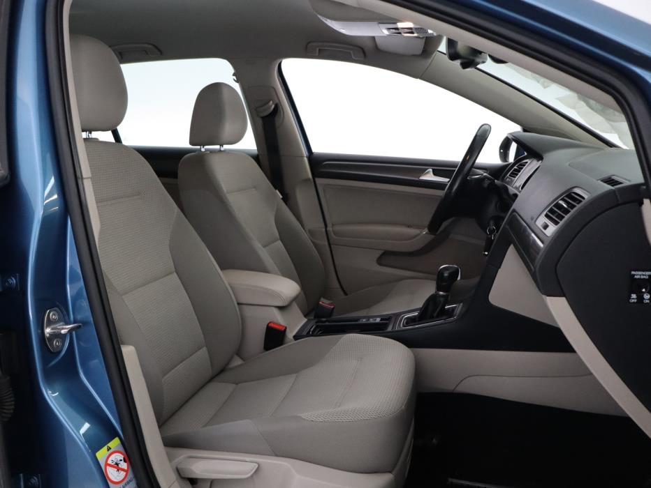 VOLKSWAGEN Golf 2013